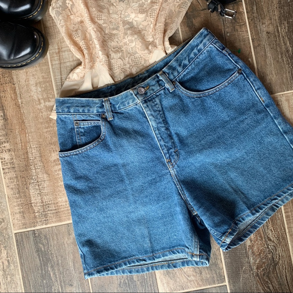 ✨ Vintage Calvin Klein Mom Jean High Waist Shorts - Picture 4 of 10